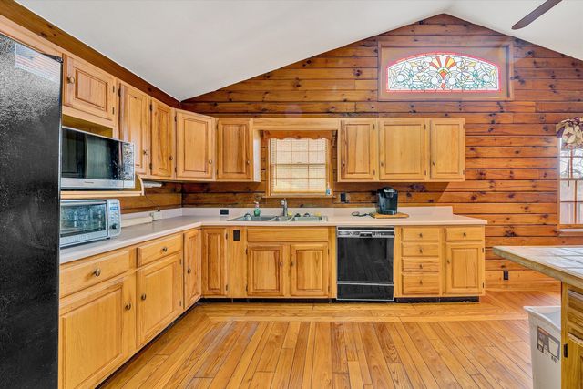 15 Verndale DR, Roanoke, VA 24019