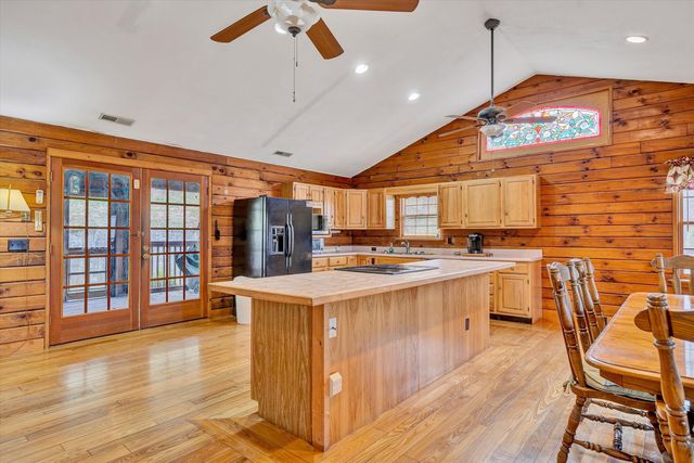 15 Verndale DR, Roanoke, VA 24019