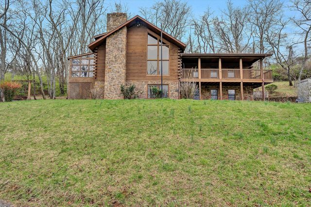 15 Verndale DR, Roanoke, VA 24019