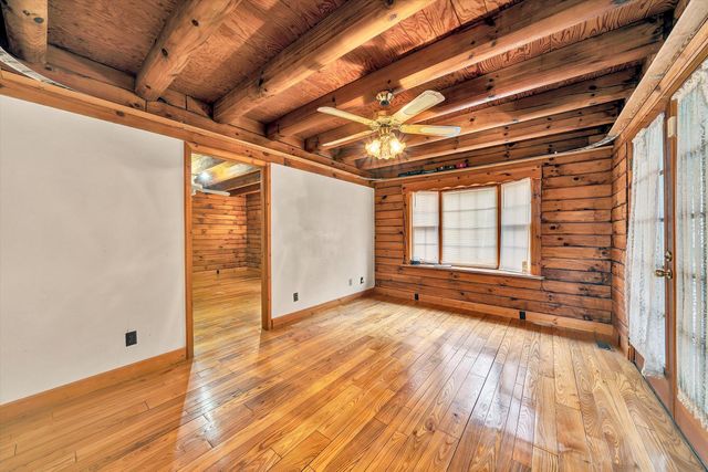 15 Verndale DR, Roanoke, VA 24019