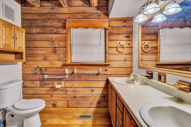 15 Verndale DR, Roanoke, VA 24019