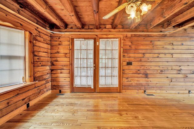 15 Verndale DR, Roanoke, VA 24019