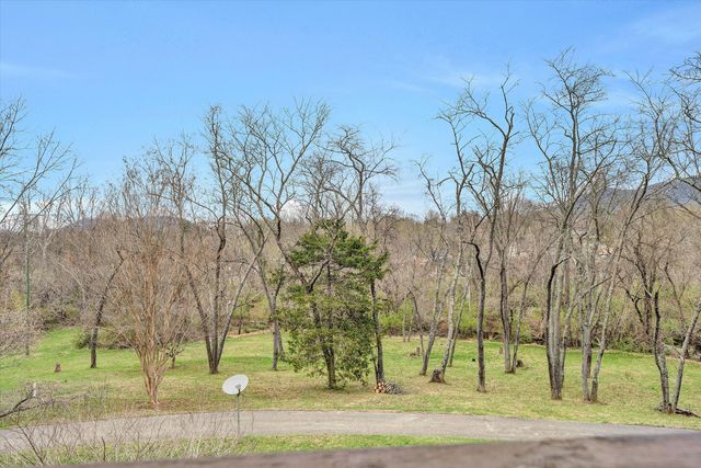 15 Verndale DR, Roanoke, VA 24019