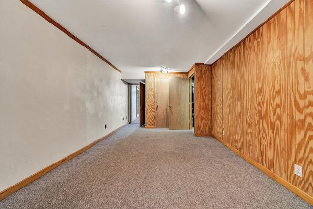 15 Verndale DR, Roanoke, VA 24019