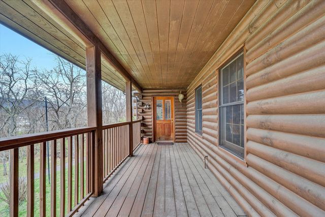 15 Verndale DR, Roanoke, VA 24019