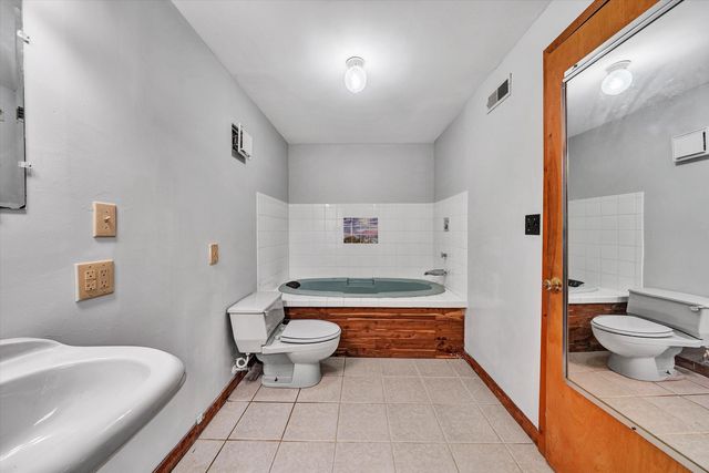 15 Verndale DR, Roanoke, VA 24019