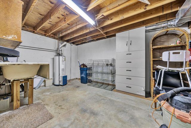 15 Verndale DR, Roanoke, VA 24019