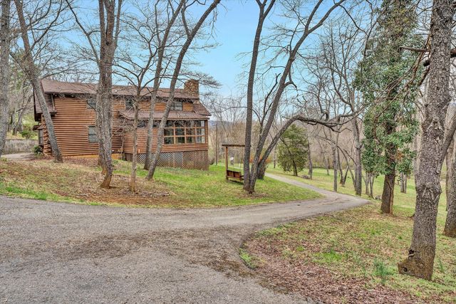 15 Verndale DR, Roanoke, VA 24019