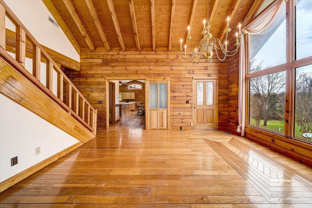 15 Verndale DR, Roanoke, VA 24019