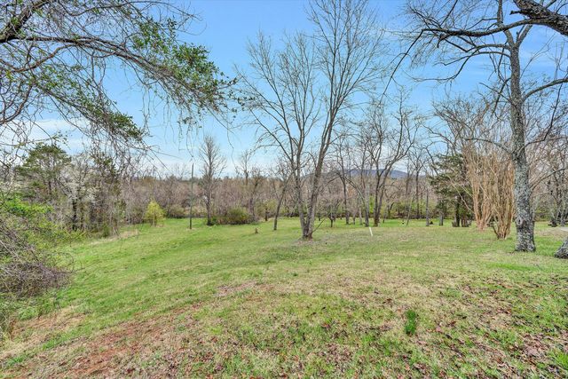 15 Verndale DR, Roanoke, VA 24019