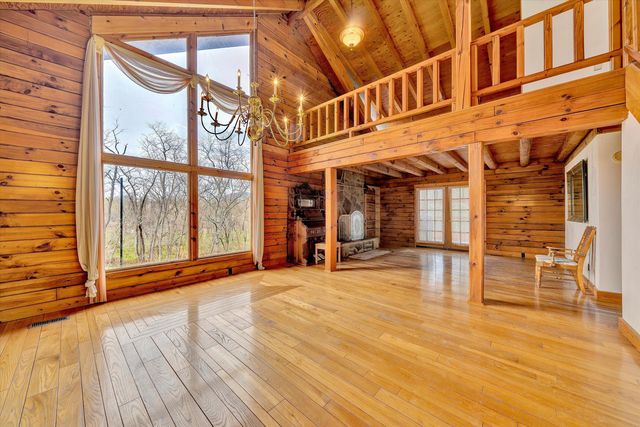 15 Verndale DR, Roanoke, VA 24019