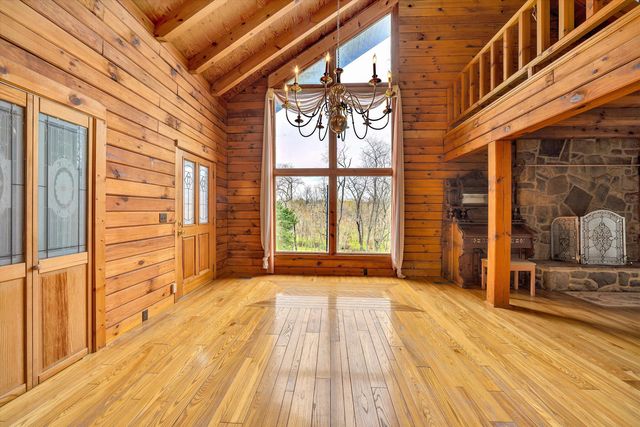 15 Verndale DR, Roanoke, VA 24019