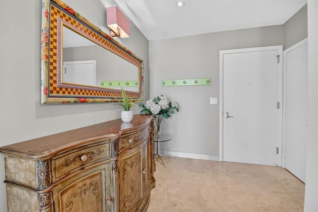 550 Okeechobee Boulevard Lph-23, West Palm Beach, FL 33401
