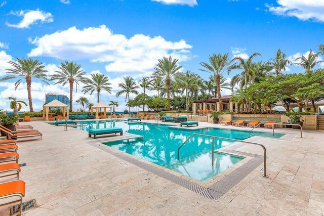550 Okeechobee Boulevard Lph-23, West Palm Beach, FL 33401