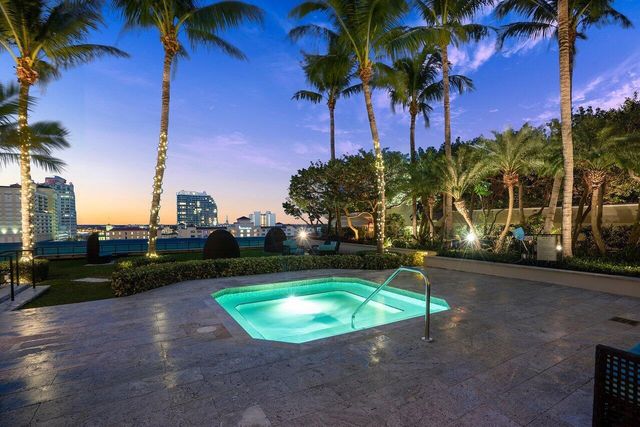 550 Okeechobee Boulevard Lph-23, West Palm Beach, FL 33401
