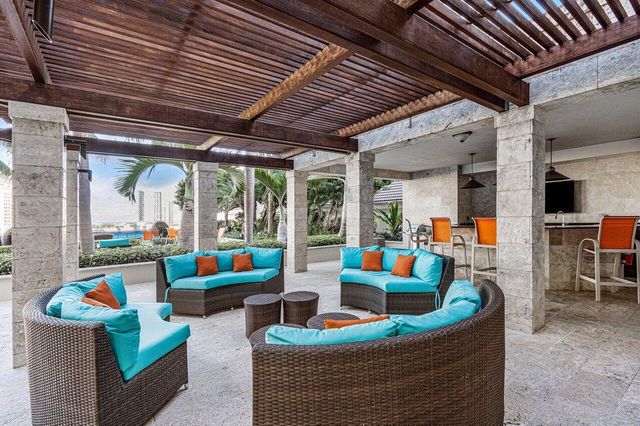 550 Okeechobee Boulevard Lph-23, West Palm Beach, FL 33401