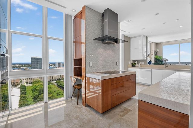 550 Okeechobee Boulevard Lph-23, West Palm Beach, FL 33401