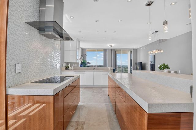 550 Okeechobee Boulevard Lph-23, West Palm Beach, FL 33401