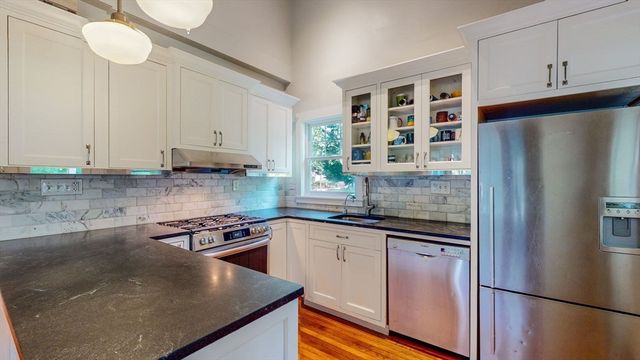 176 Parker 0000, Newton, MA 02459