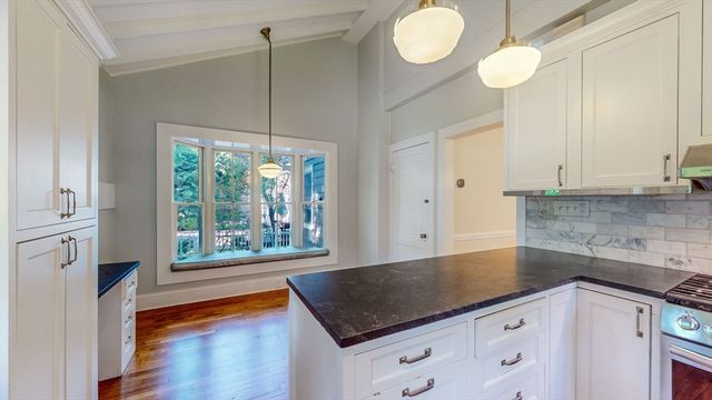 176 Parker 0000, Newton, MA 02459