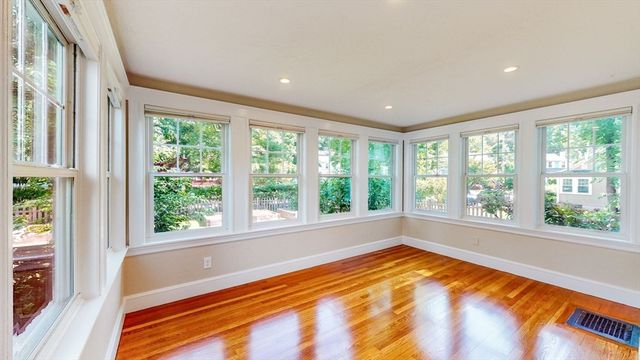 176 Parker 0000, Newton, MA 02459