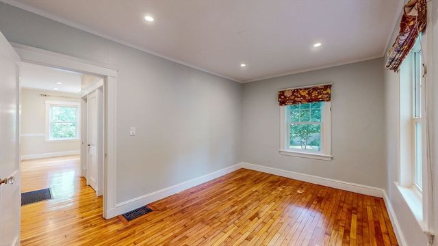 176 Parker 0000, Newton, MA 02459