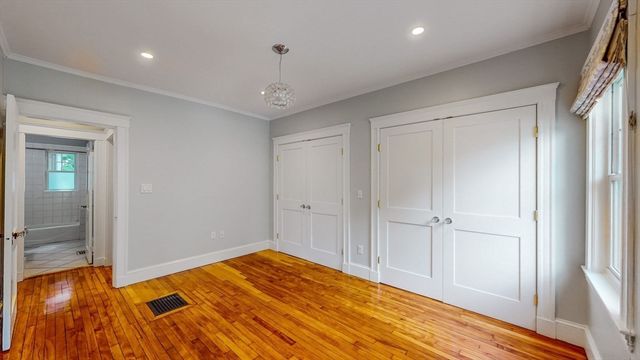 176 Parker 0000, Newton, MA 02459