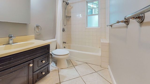 176 Parker 0000, Newton, MA 02459