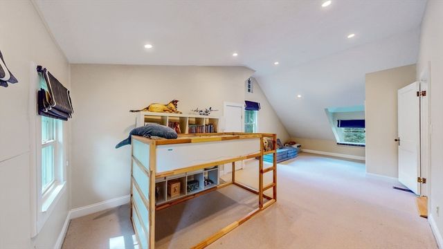 176 Parker 0000, Newton, MA 02459