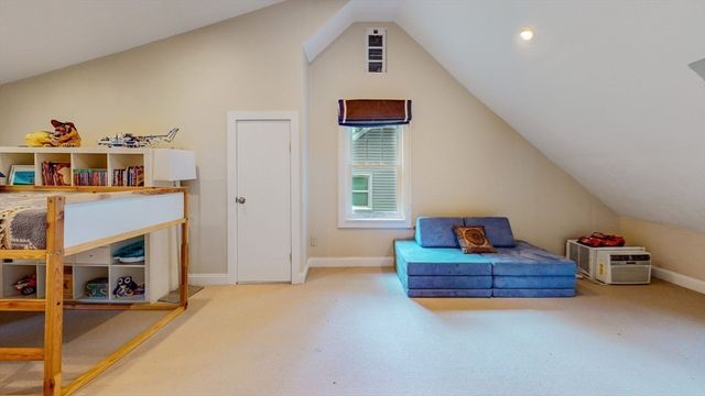 176 Parker 0000, Newton, MA 02459