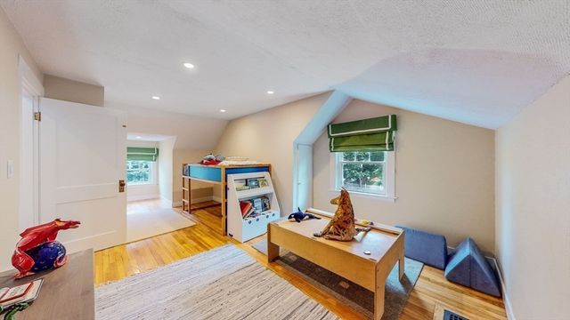176 Parker 0000, Newton, MA 02459