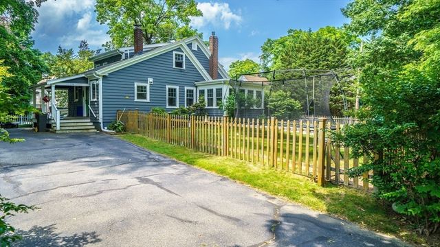 176 Parker 0000, Newton, MA 02459