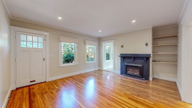 176 Parker 0000, Newton, MA 02459