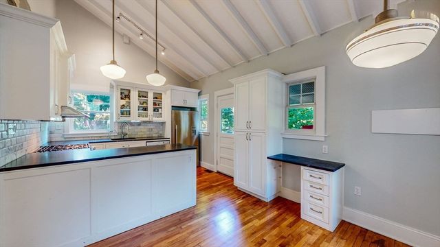 176 Parker 0000, Newton, MA 02459