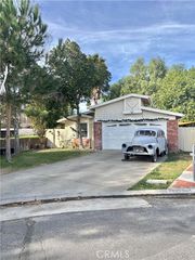 27635 Peridot Way, Castaic, CA 91384