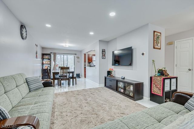 304 Maplecrest Rd, Edison Twp., NJ 08820