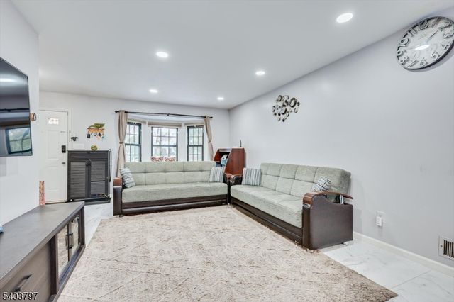 304 Maplecrest Rd, Edison Twp., NJ 08820