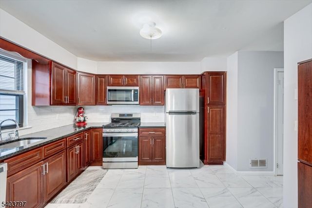 304 Maplecrest Rd, Edison Twp., NJ 08820