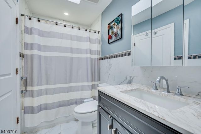 304 Maplecrest Rd, Edison Twp., NJ 08820