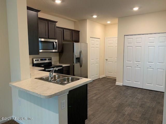 199 SCOTCH PEBBLE Drive, St. Johns, FL 32259