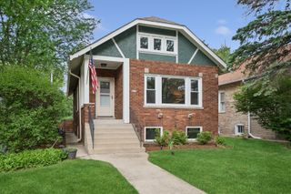 2100 Forestview Road, Evanston, IL 60201