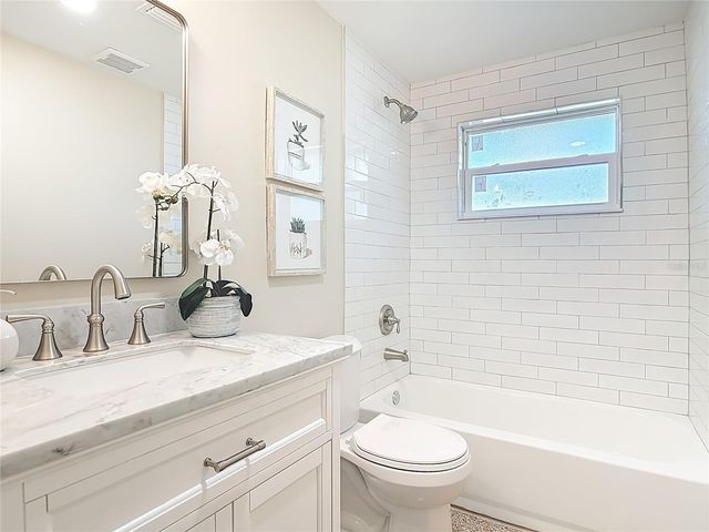 1515 LIVE OAK STREET, New Smyrna Beach, FL 32168