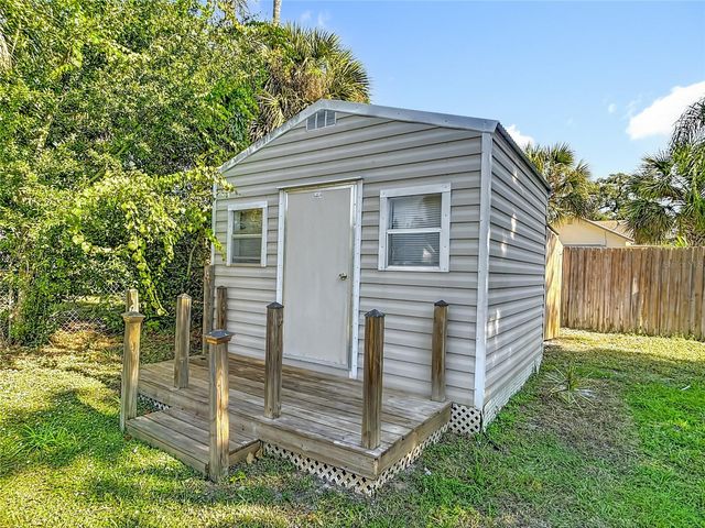 1515 LIVE OAK STREET, New Smyrna Beach, FL 32168