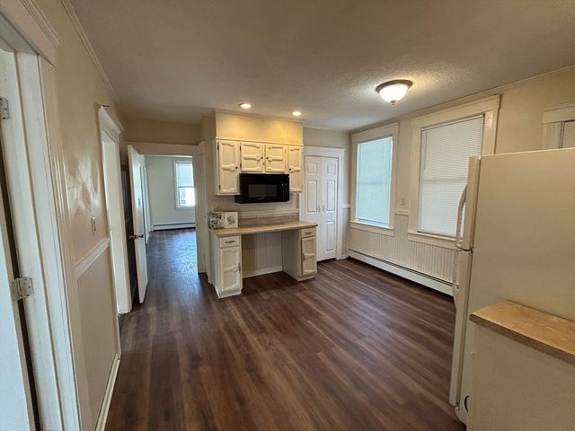 7 Wingate St, Shrewsbury, MA 01545
