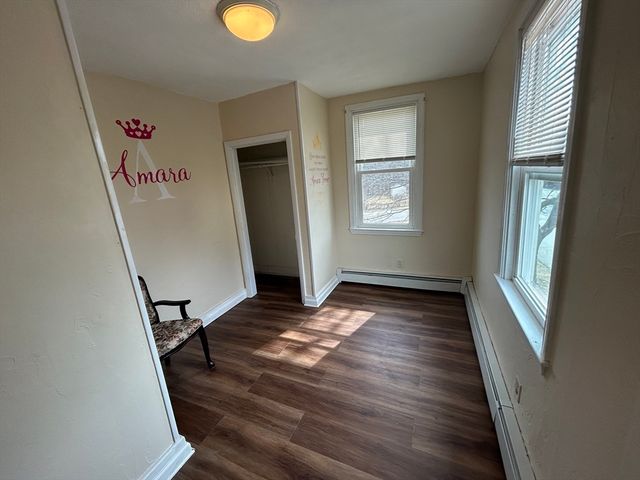 7 Wingate St, Shrewsbury, MA 01545