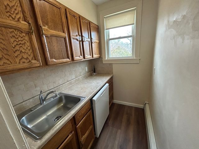 7 Wingate St, Shrewsbury, MA 01545