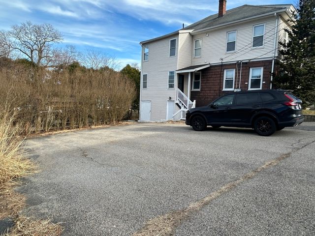 7 Wingate St, Shrewsbury, MA 01545