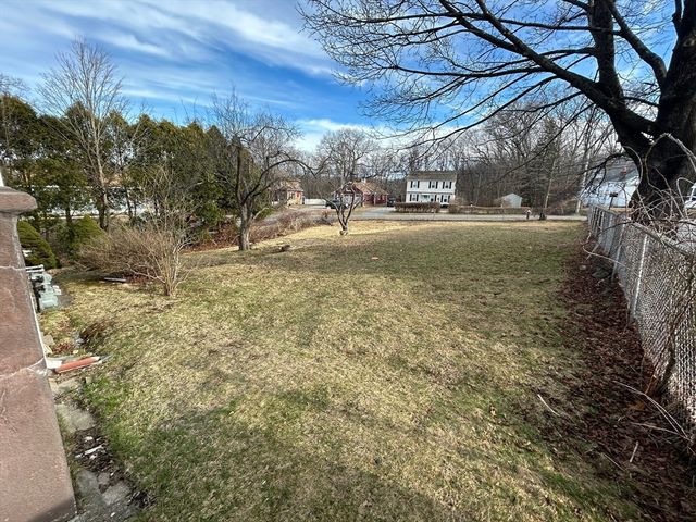 7 Wingate St, Shrewsbury, MA 01545