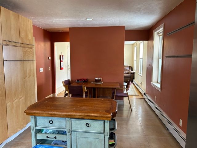 7 Wingate St, Shrewsbury, MA 01545