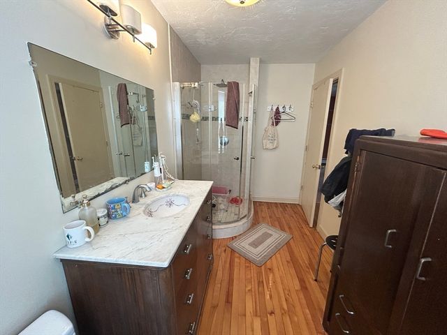 7 Wingate St, Shrewsbury, MA 01545